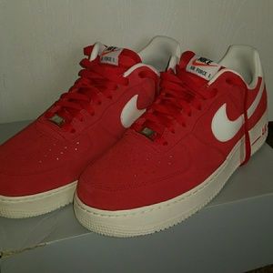 Retro 1 university red suede